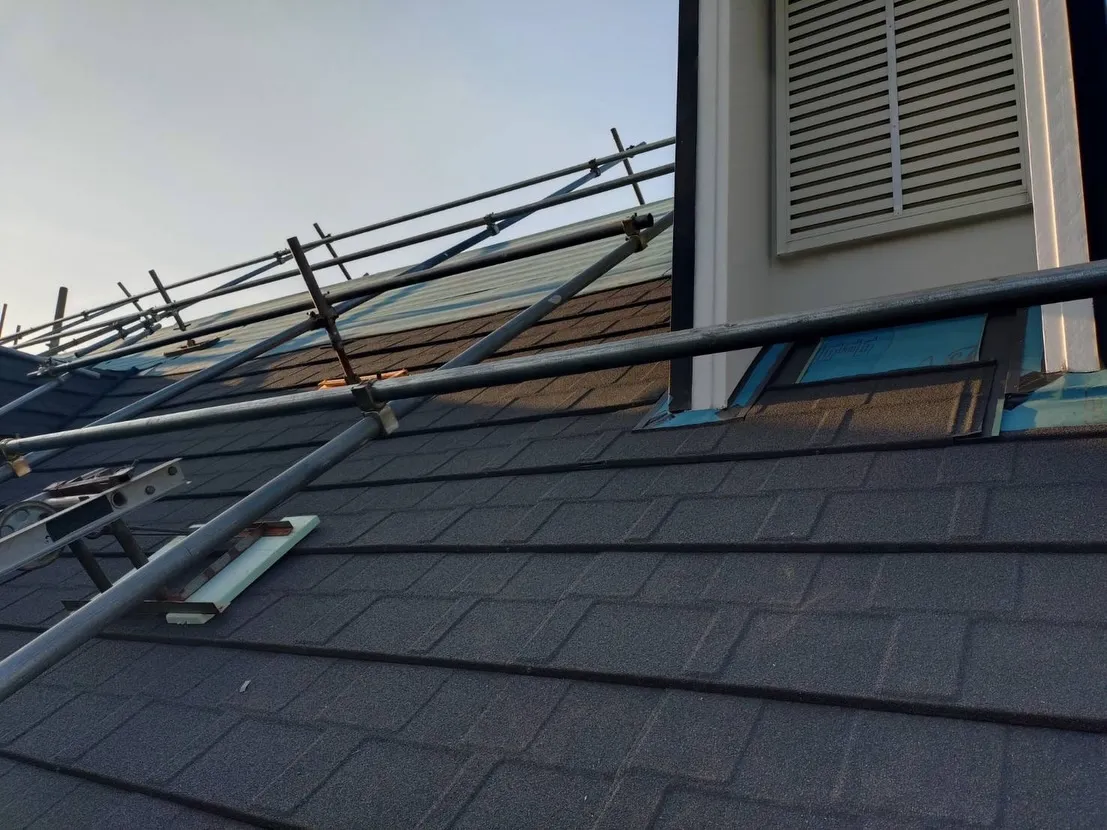 【屋根カバー工事 施工中🔨】