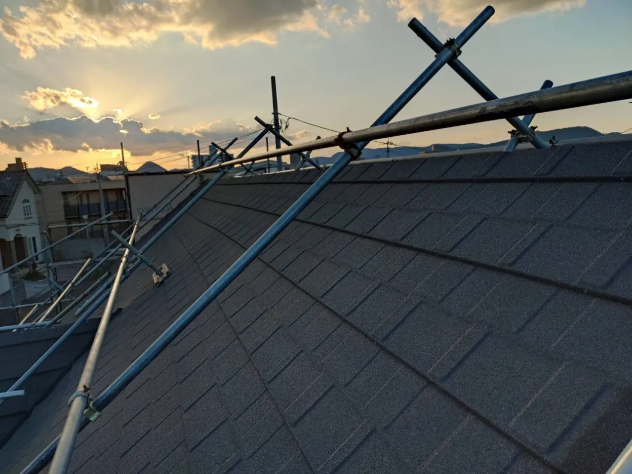 屋根工事、地伏せまで完了しました🔨🏠